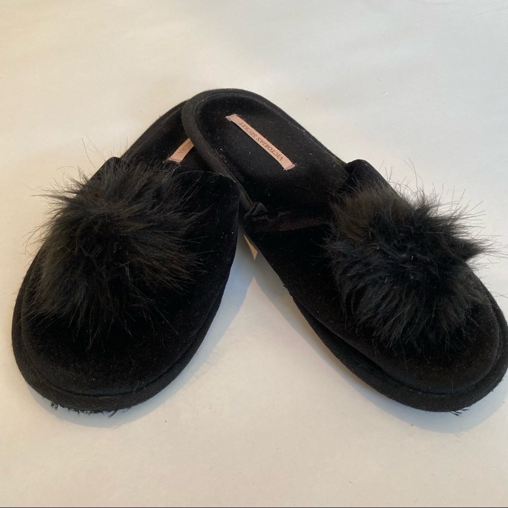 Ladies‎ size 7 black velvet house slippers shoes